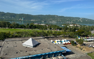 モンテ入港